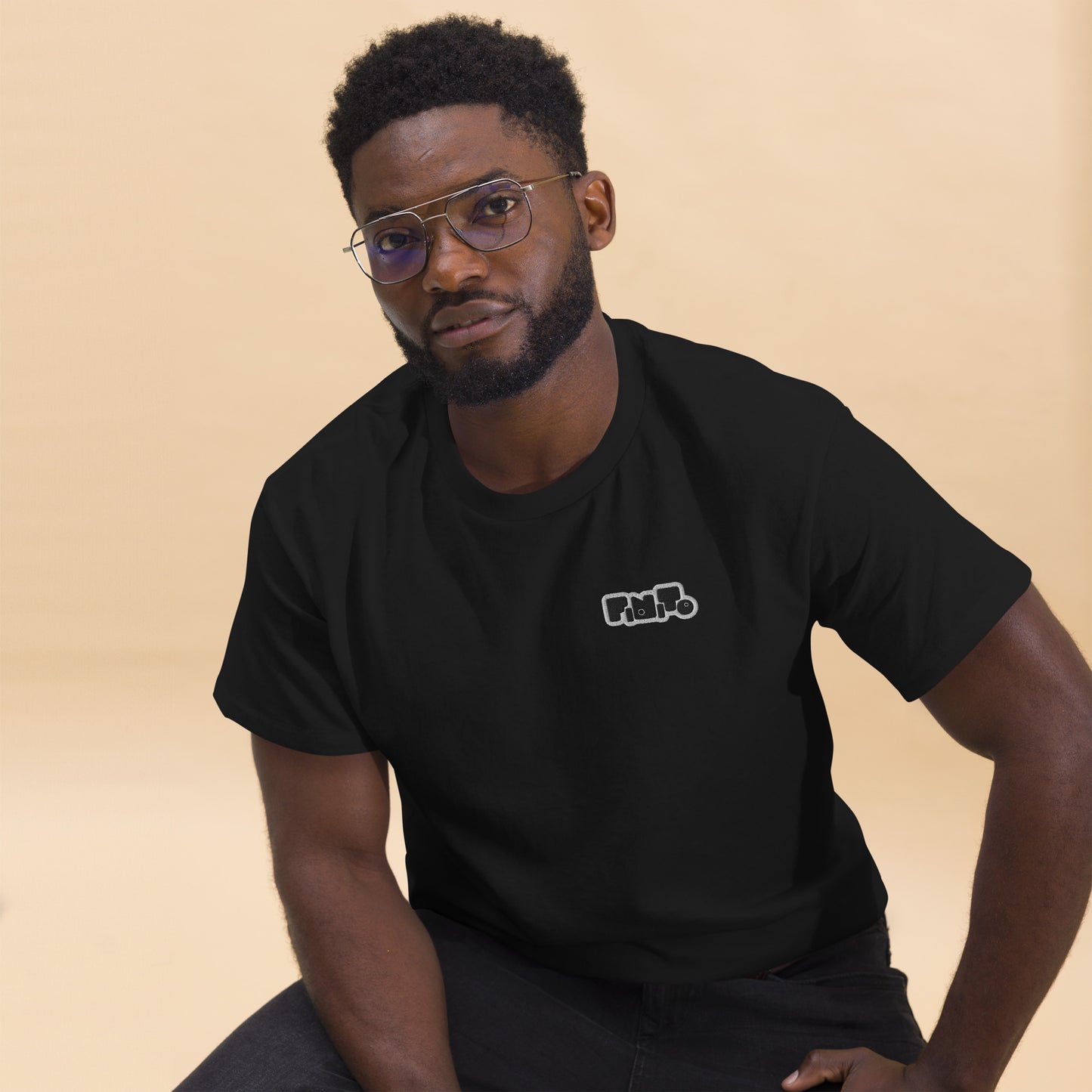 1 FINITO GOAT TEE